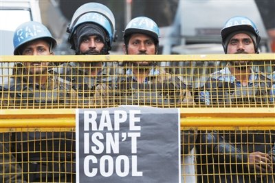 印度因轮奸案取消新年庆祝 反强奸示威仍在继续