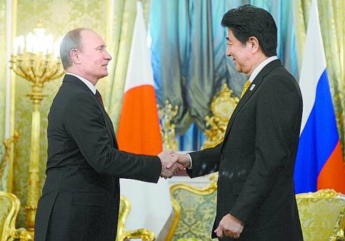 日俄拟在G8峰会期间举行首脑会谈推动领土谈判