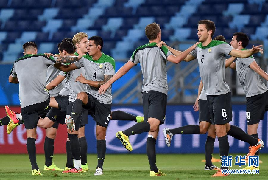 (世界杯)(6)足球——澳大利亚队赛前训练