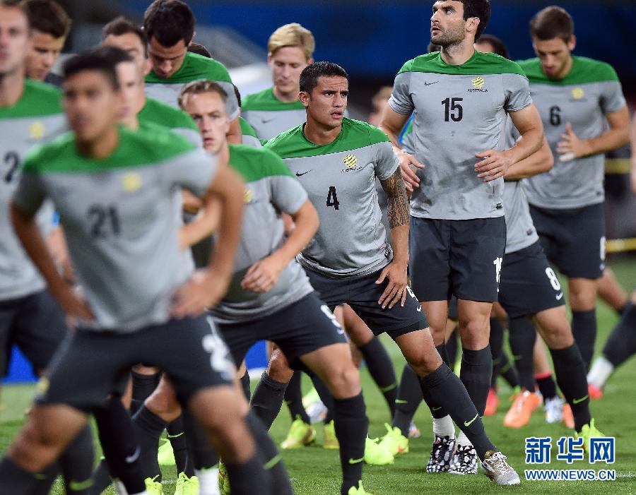 (世界杯)(4)足球——澳大利亚队赛前训练