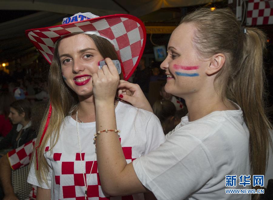 (世界杯)(3)克罗地亚球迷观看世界杯揭幕战