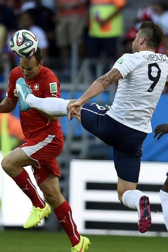 (世界杯)(8)足球——小组赛E组:瑞士队对阵法国队