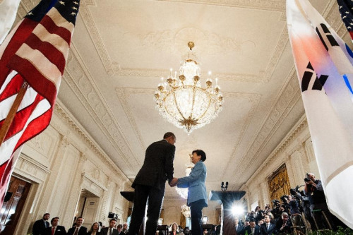 朴槿惠与奥巴马在新闻发布会上。
