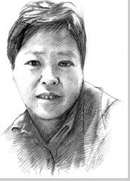 女子照顾瘫痪继女27载喂饭要跪一个多小时（图）