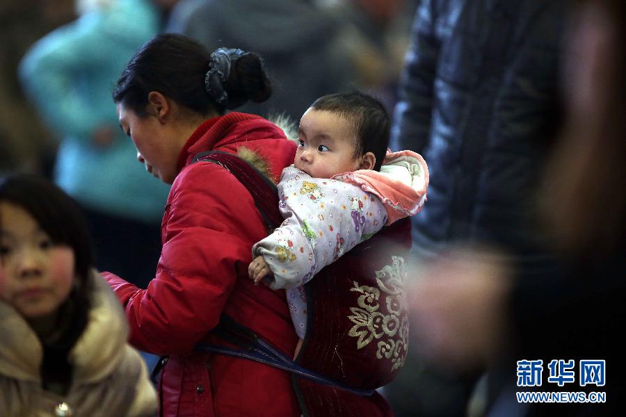 #（社会）（6）春运“娃娃团”