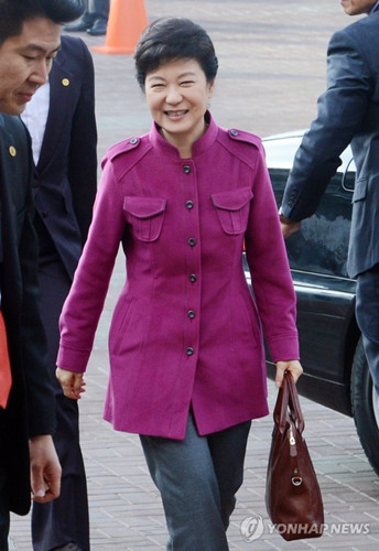 朴槿惠将携韩国史上最大规模经济代表团访美