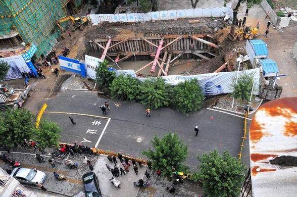 #（新华网）（1）福州市区一工地发生塌陷事故