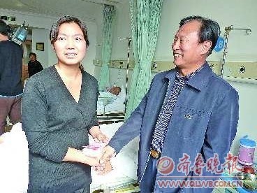 丈夫重病女子捐肾救夫出院后打地铺照顾爱人(图)