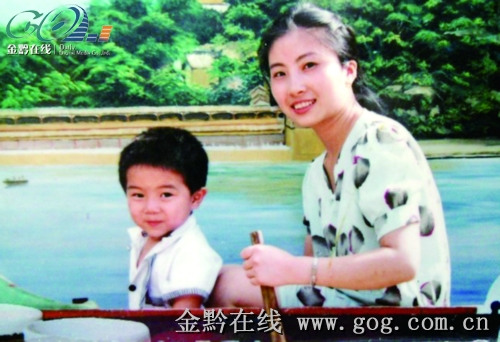 智智失踪前与妈妈的合影 智智失踪前与妈妈的合影